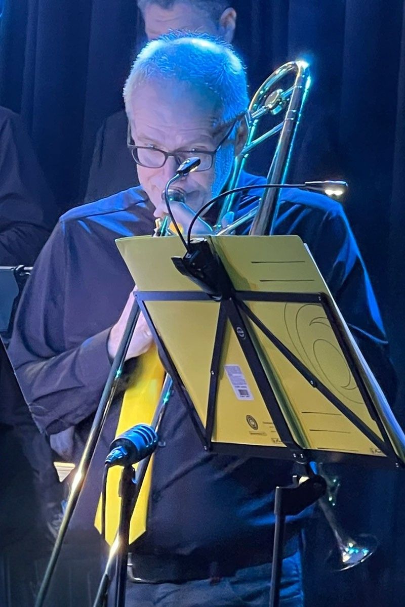 Reinhard Krumm Blau (800 x 1200 px) Reinhard Krumm, trombone